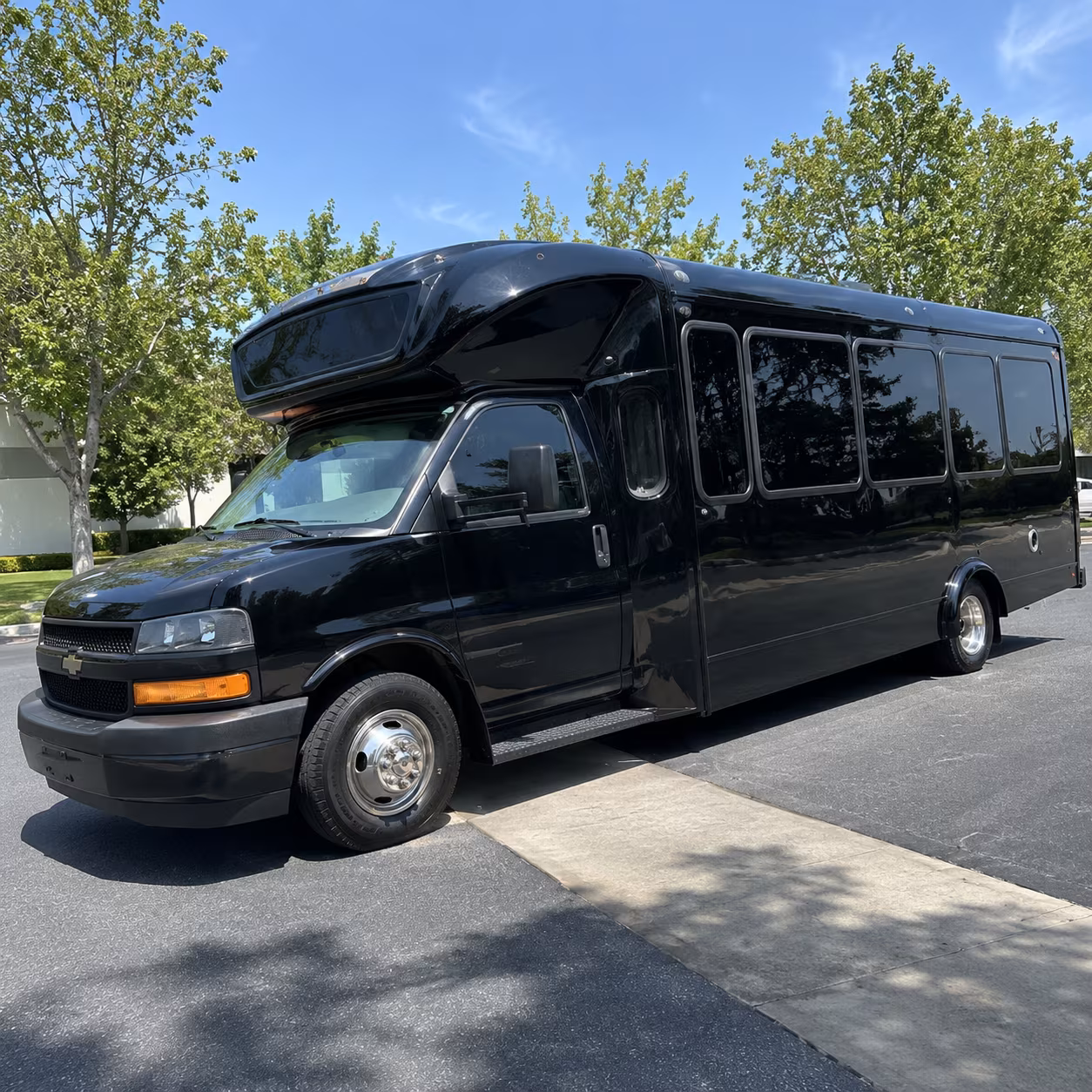 providence 15 passenger party bus